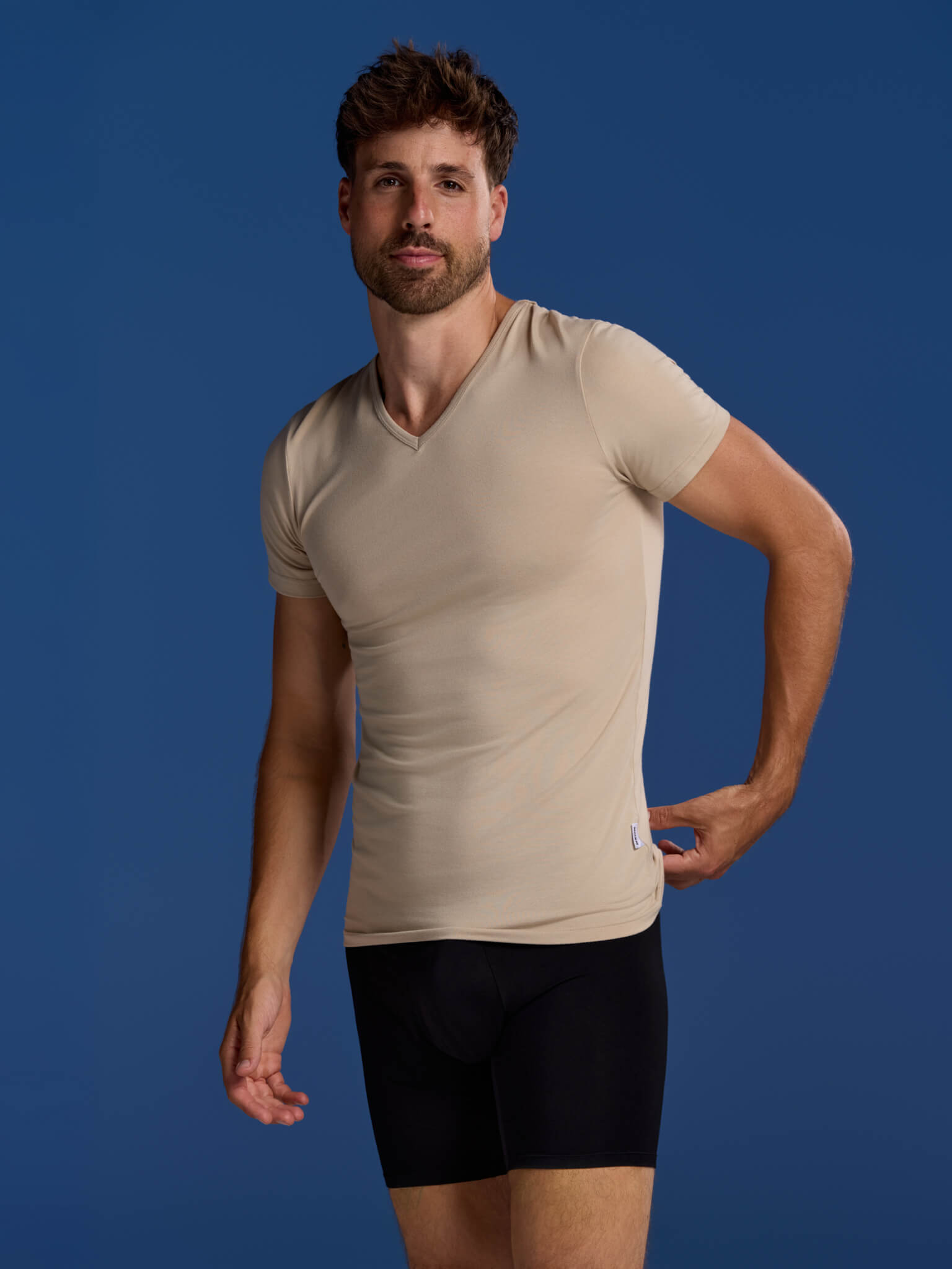 BOXR | Camisetas de Bambú con Cuello en V - Pack de 4 - Beige Caqui